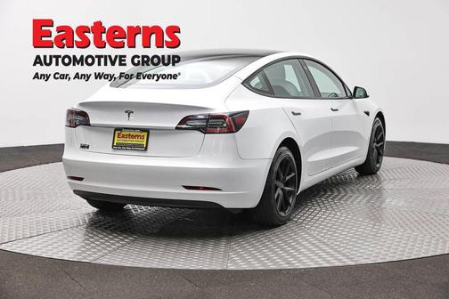 Pearl White Multi-Coat 2023 Tesla Model 3 Standard Range