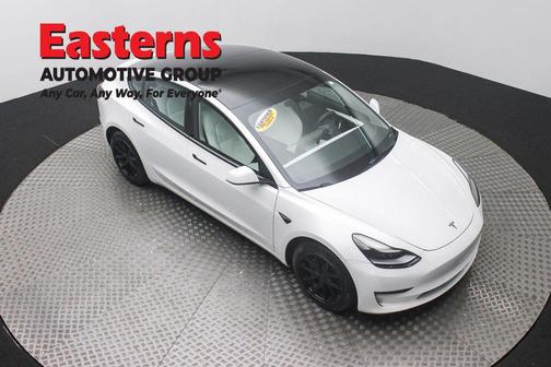 Pearl White Multi-Coat 2023 Tesla Model 3 Standard Range
