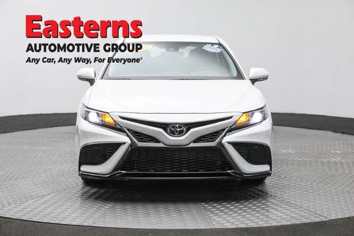 Ice Cap 2024 Toyota Camry SE