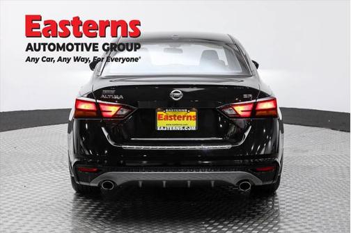 2022 Nissan Altima SR FWD