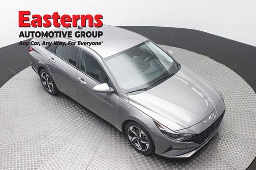 Fluid Metal 2023 Hyundai ELANTRA SEL