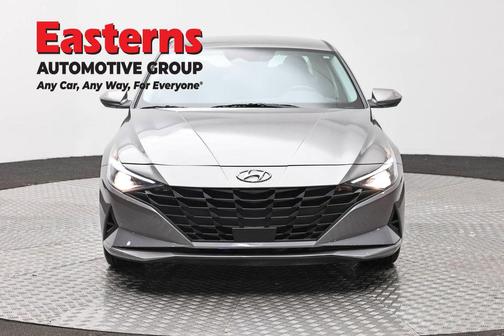 Fluid Metal 2023 Hyundai ELANTRA SEL