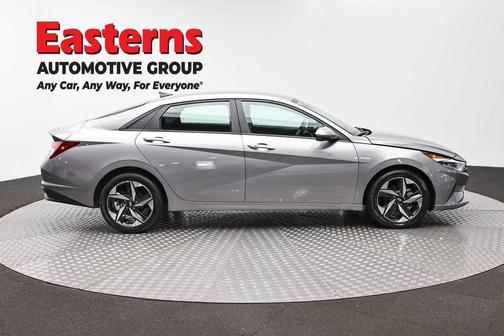 Fluid Metal 2023 Hyundai ELANTRA SEL