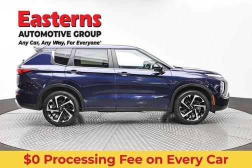 Cosmic Blue Metallic 2024 Mitsubishi Outlander SE