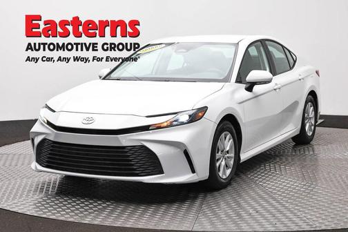 Ice 2025 Toyota Camry LE
