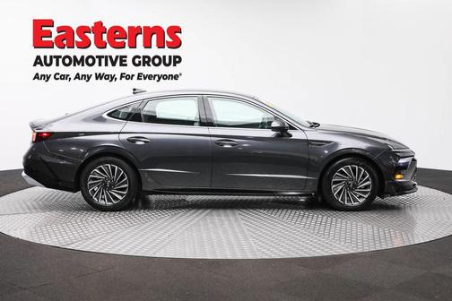 2025 Hyundai SONATA Hybrid SE