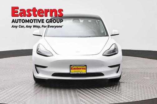Pearl White Multi-Coat 2023 Tesla Model 3 Standard Range