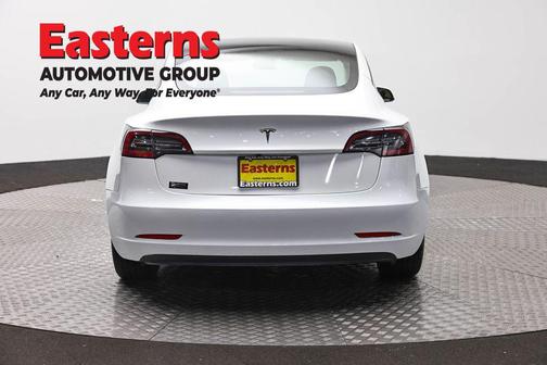 Pearl White Multi-Coat 2023 Tesla Model 3 Standard Range