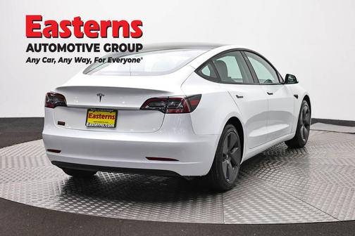 Pearl White Multi-Coat 2023 Tesla Model 3 Standard Range