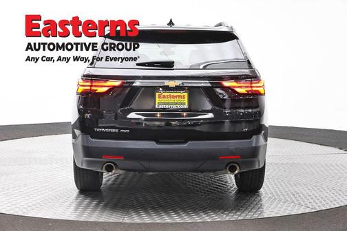 Mosaic Black Metallic 2022 Chevrolet Traverse LT Cloth