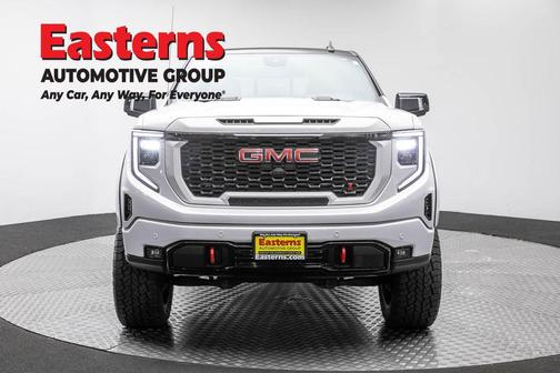 Summit White 2024 GMC Sierra 1500 AT4