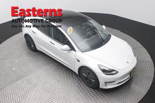 Pearl White Multi-Coat 2023 Tesla Model 3 Standard Range