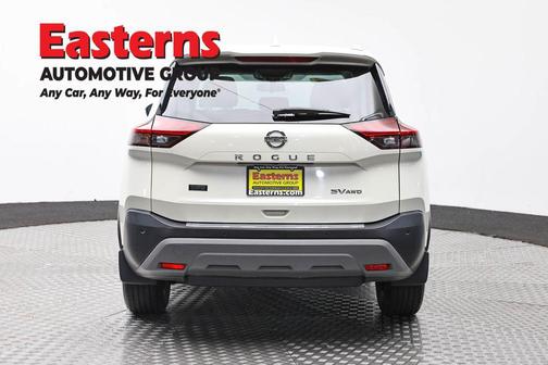 Pearl White Tricoat 2021 Nissan Rogue SV