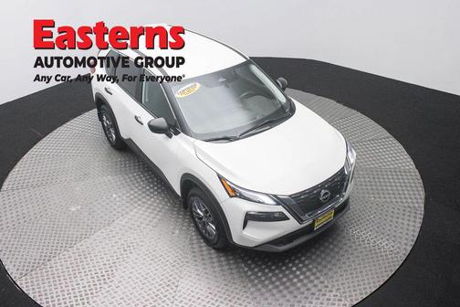 Pearl White Tricoat 2021 Nissan Rogue SV