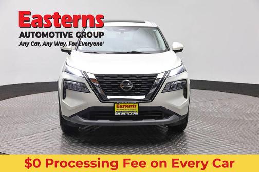 Pearl White Tricoat 2021 Nissan Rogue SV