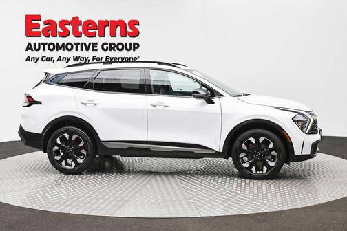 Glacial White Pearl 2023 Kia Sportage X-Line