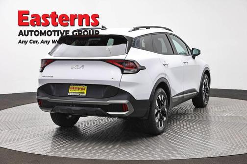 Glacial White Pearl 2023 Kia Sportage X-Line