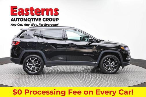 Diamond Black Crystal Pearlcoat 2025 Jeep Compass Limited