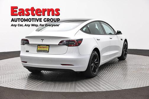 Pearl White Multi-Coat 2023 Tesla Model 3 Standard Range