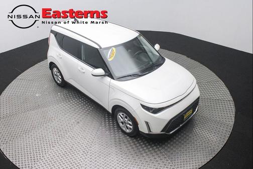 Snow White Pearl 2024 Kia Soul LX