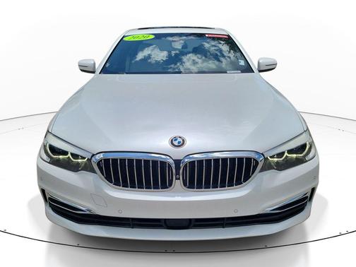 Mineral White Metallic 2020 BMW 530 530i