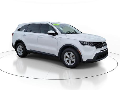Glacial White Pearl 2023 Kia Sorento LX