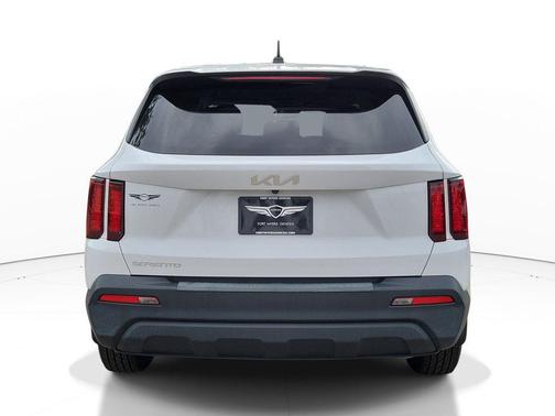 Glacial White Pearl 2023 Kia Sorento LX
