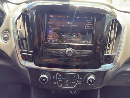 Mosaic Black Metallic 2020 Chevrolet Traverse LS