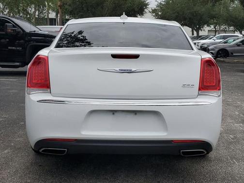 2020 Chrysler 300 Touring