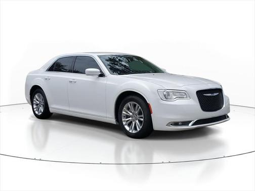 2020 Chrysler 300 Touring