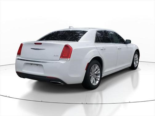 2020 Chrysler 300 Touring