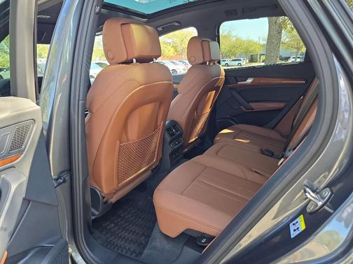 2022 Audi Q5 45 S line Prestige