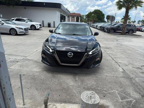 2021 Nissan Altima SR FWD