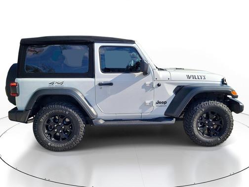 Bright White Clearcoat 2021 Jeep Wrangler Willys