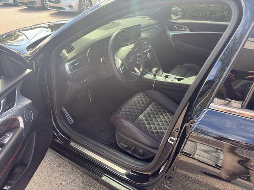 2023 Genesis G70 3.3T RWD