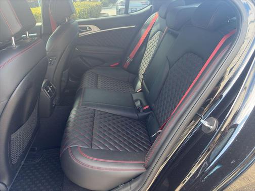 2023 Genesis G70 3.3T RWD