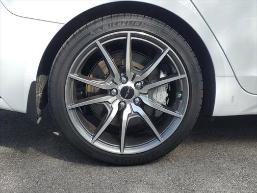 2025 Genesis G70 2.5T RWD