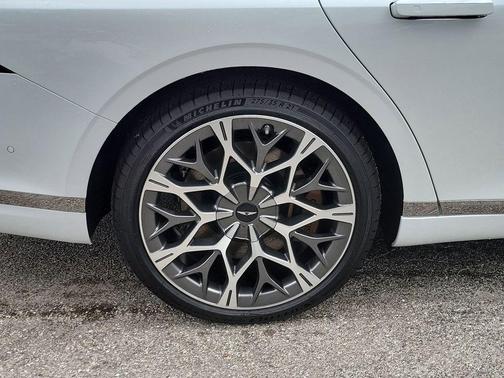 Uyuni White 2026 Genesis G90 3.5T E-SC MHEV AWD