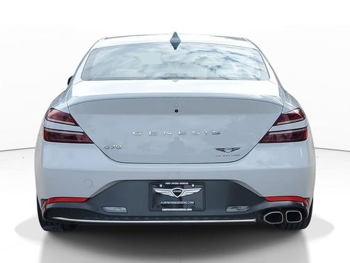 2022 Genesis G70 2.0T RWD