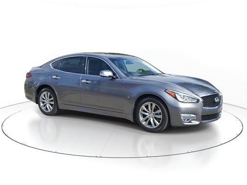 2016 INFINITI Q70 3.7