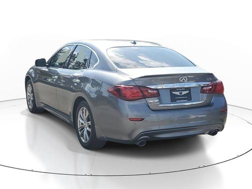 2016 INFINITI Q70 3.7