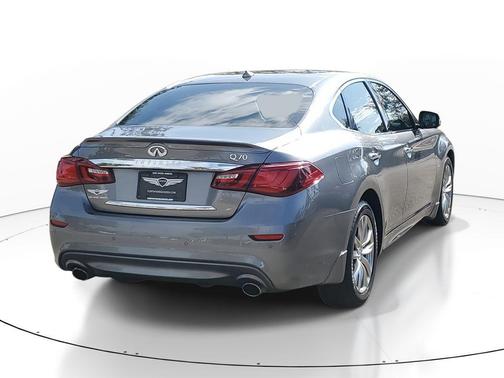 2016 INFINITI Q70 3.7