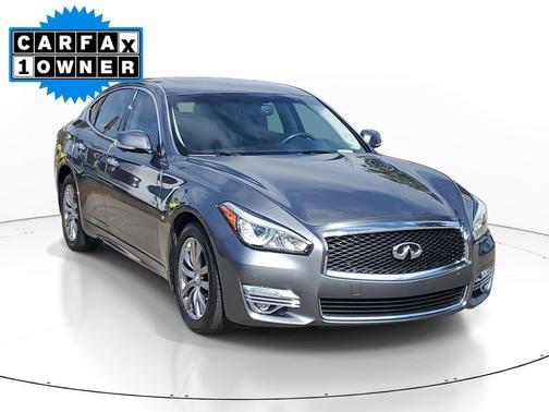 2016 INFINITI Q70 3.7