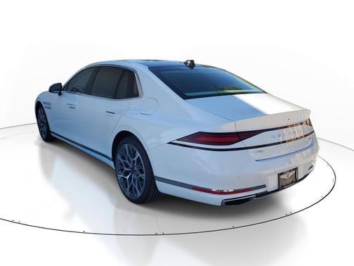 2026 Genesis G90 e-SC