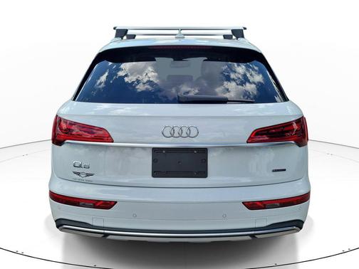 Glacier White Metallic 2021 Audi Q5 45 Premium