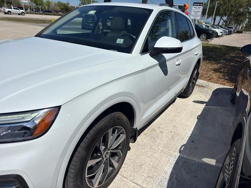 Glacier White Metallic 2021 Audi Q5 45 Premium