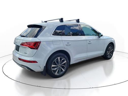 Glacier White Metallic 2021 Audi Q5 45 Premium
