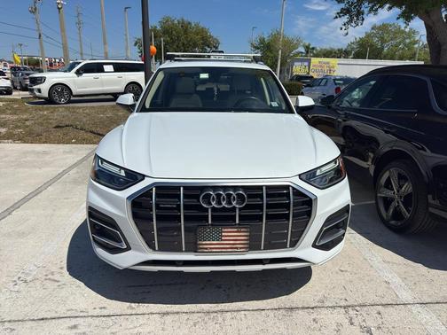 Glacier White Metallic 2021 Audi Q5 45 Premium