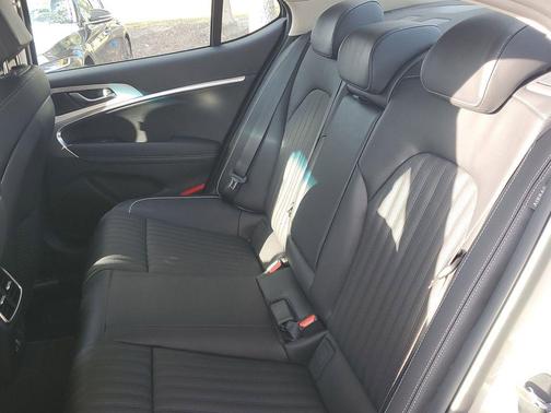 2026 Genesis G70 2.5T RWD Prestige