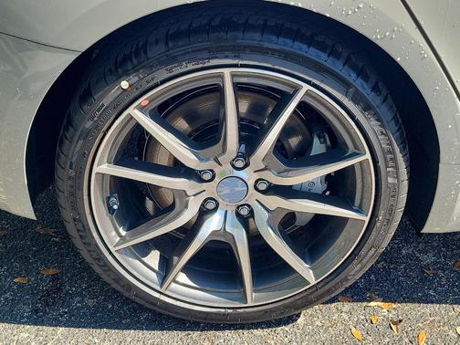 Vatna Gray 2026 Genesis G70 2.5T RWD